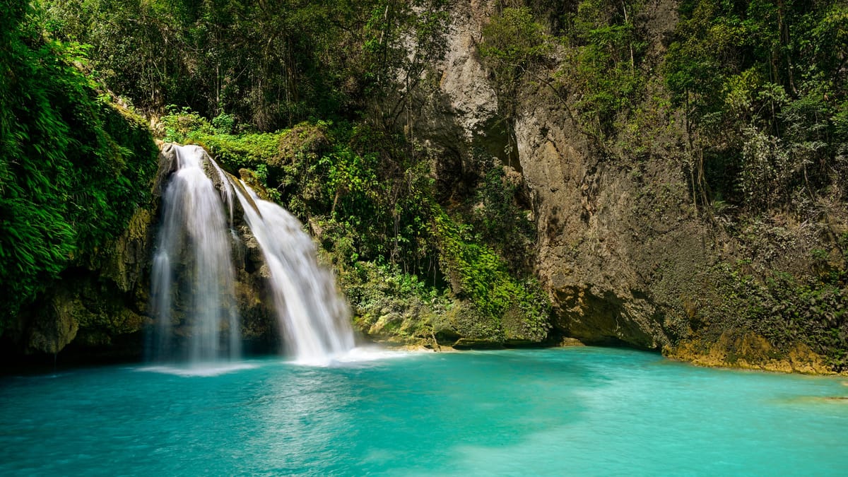 Kawasan Falls, Air Terjun Biru Toska Paling Ikonik di Cebu