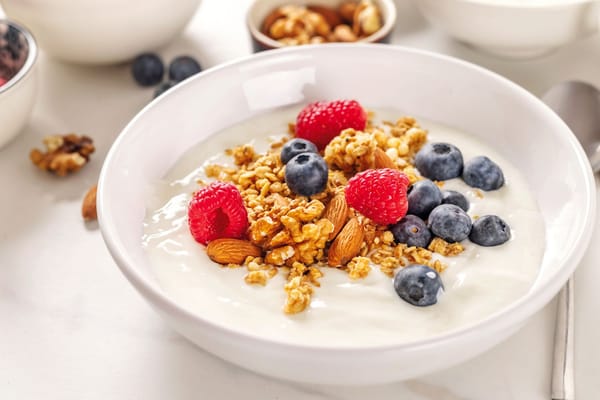 Greek Yogurt, Yogurt Kental Kaya Protein yang Menjadi Tren Kesehatan Global