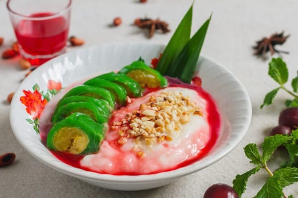 Es Pisang Ijo, Dessert Segar Khas Makassar yang Legendaris